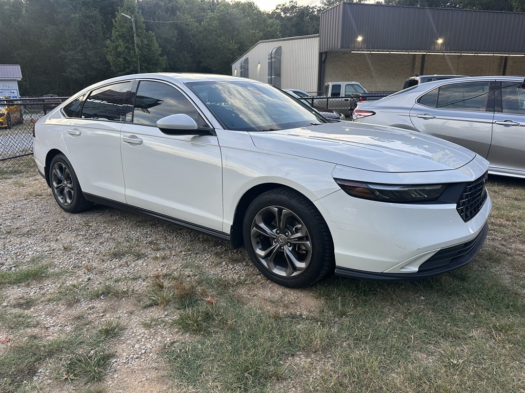 2023 Honda Accord EX's photo