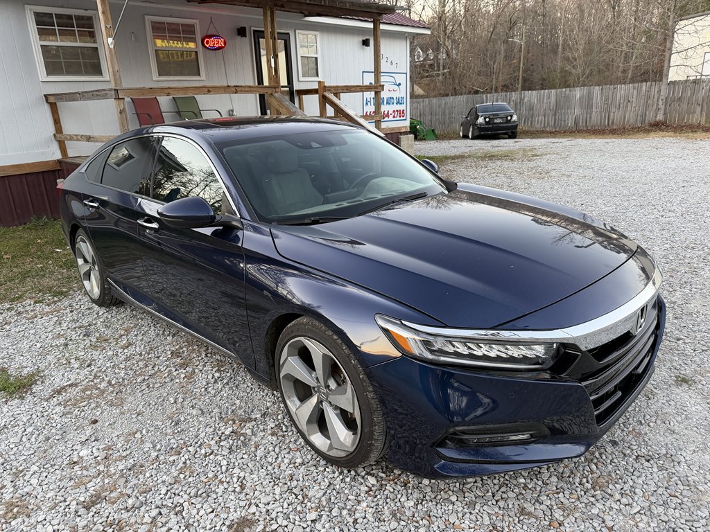 2018 Honda Accord Touring's photo