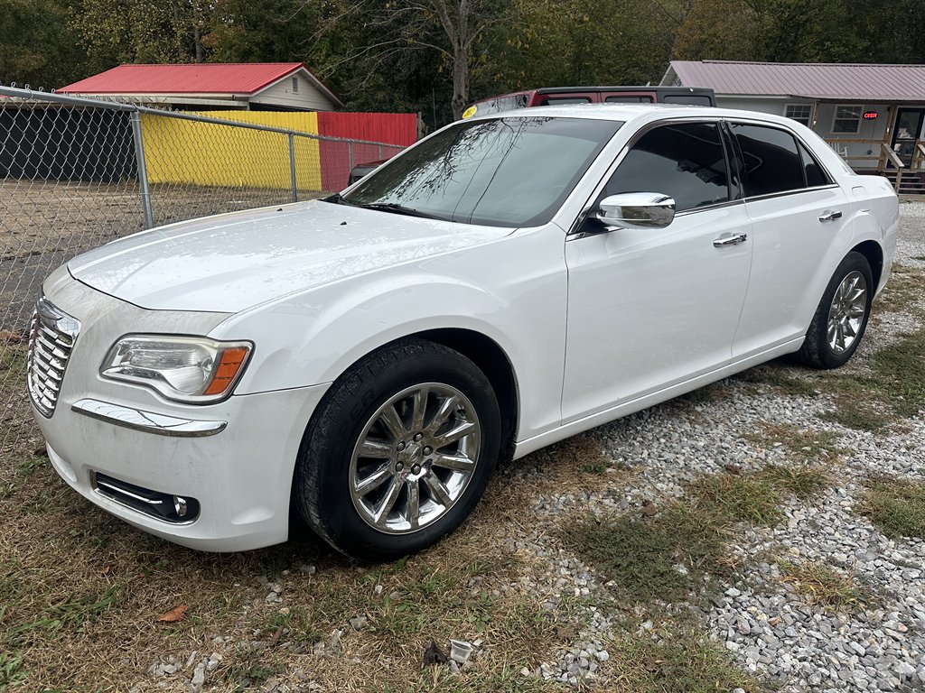 2012 Chrysler 300 Limited - Photo 12