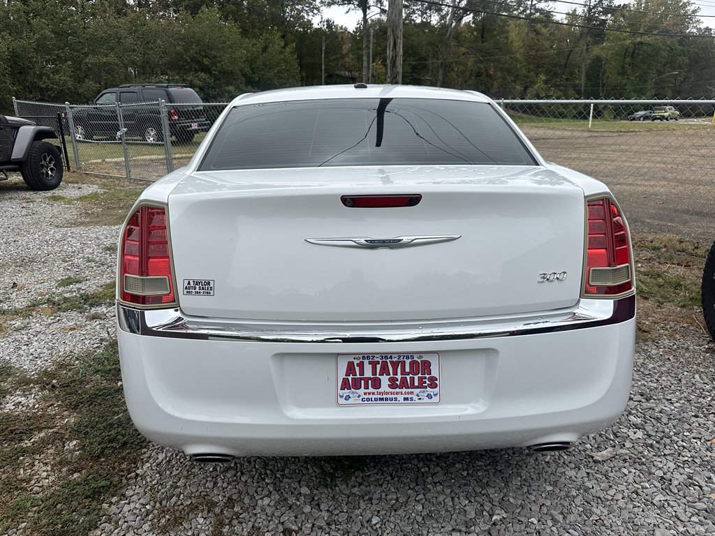 2012 Chrysler 300 Limited - Photo 17